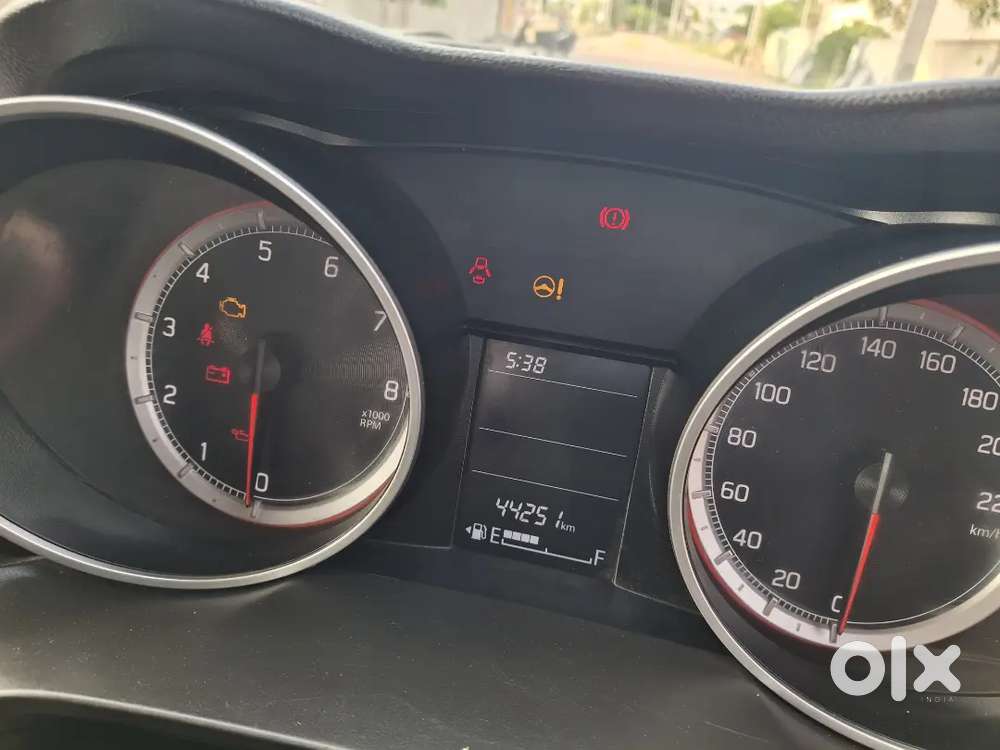 Maruti Suzuki Swift 2023 Petrol