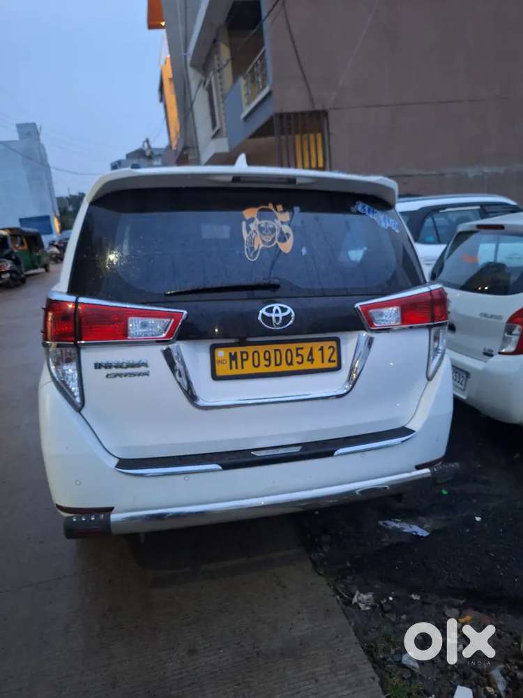 Toyota Innova Crysta 2023 Diesel 140000 Km Driven