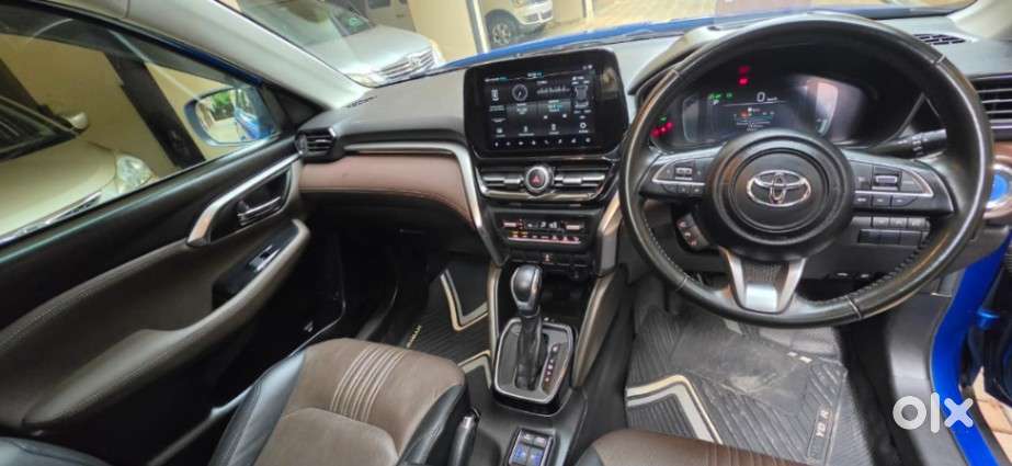 Toyota Urban Cruiser 1.5 Premium Grade Dual Tone At, 2022, Cng & Hyb..