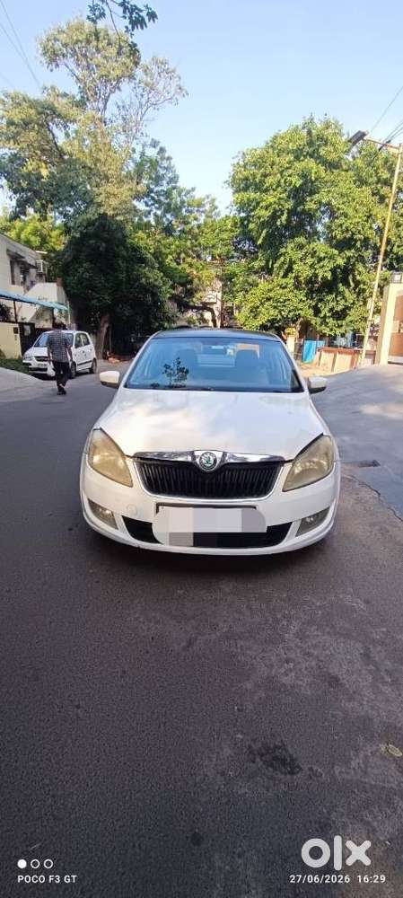 Skoda Rapid 1.6 Mpi Mt Elegance Plus, 2012, Petrol