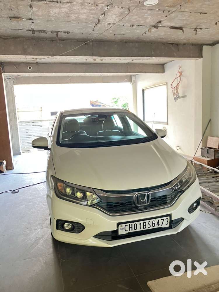 Scretch Less ,dent Less 1st Owner ,no Loan .demand 8,25,000