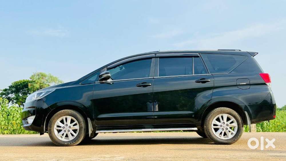 Toyota Innova Crysta 2.4 G Mt 7 Str, 2023, Diesel