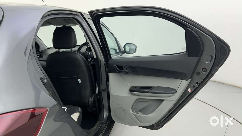Tata Tiago 1.05 Revotorq Xt Option, 2022, Petrol