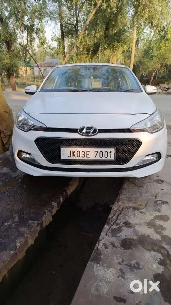 Hyundai I20 2016 Petrol Well Maintained/top Variant Push Button Start