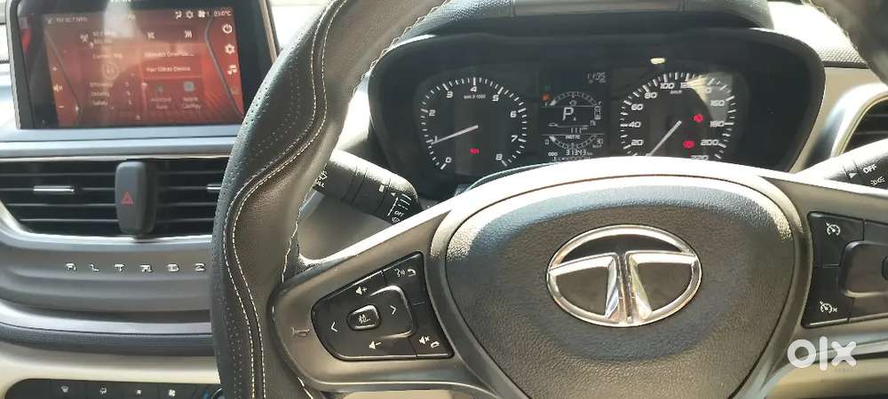 Tata Altroz 1.2 Xt 2023 Petrol Automatic