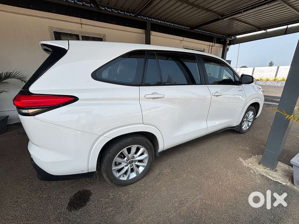 Toyota Innova Hycross 2024 Car