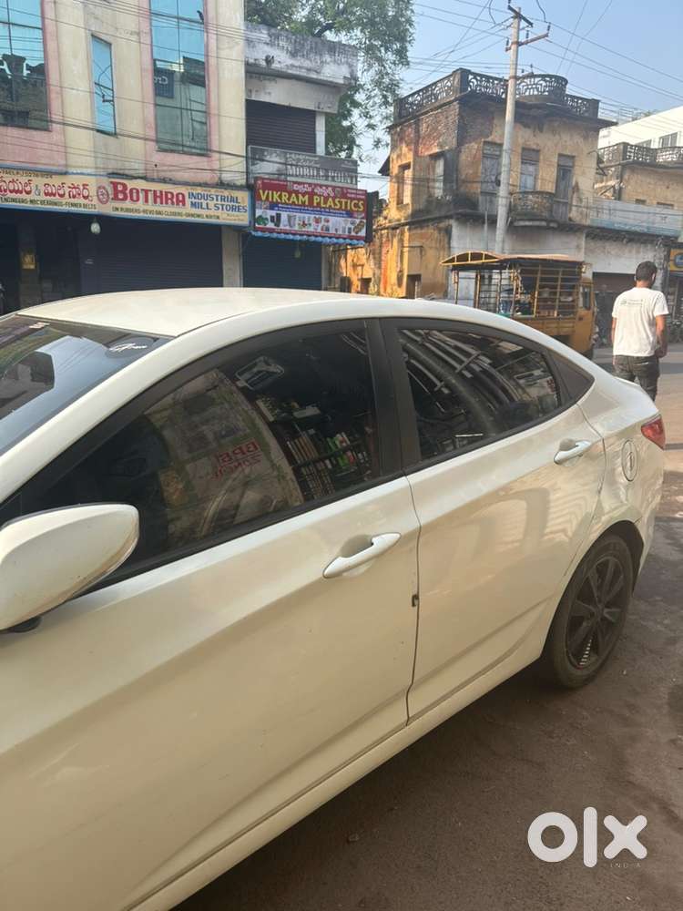 Hyundai Fluidic Verna 2013 Diesel 150000 Km Driven