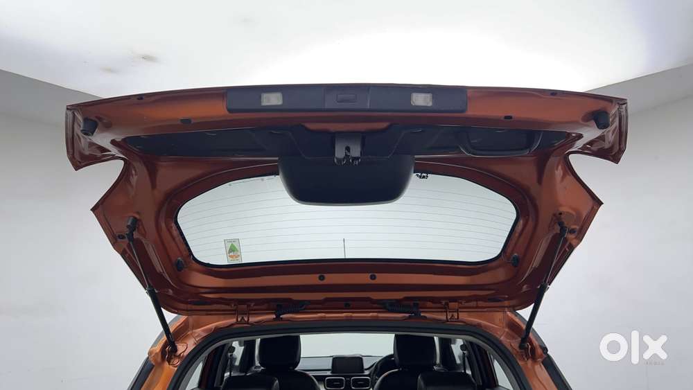Tata Punch 1.2 Revotron Creative Dual Tone, 2022, Petrol