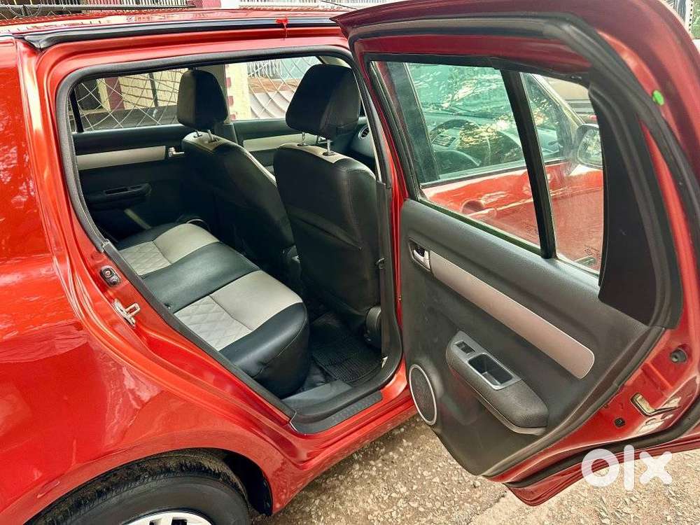 Maruti Suzuki Swift 1.2 Vxi (o), 2011, Petrol