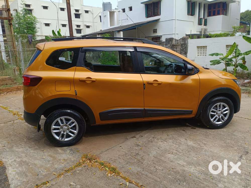 Renault Triber Rxt, 2023, Petrol