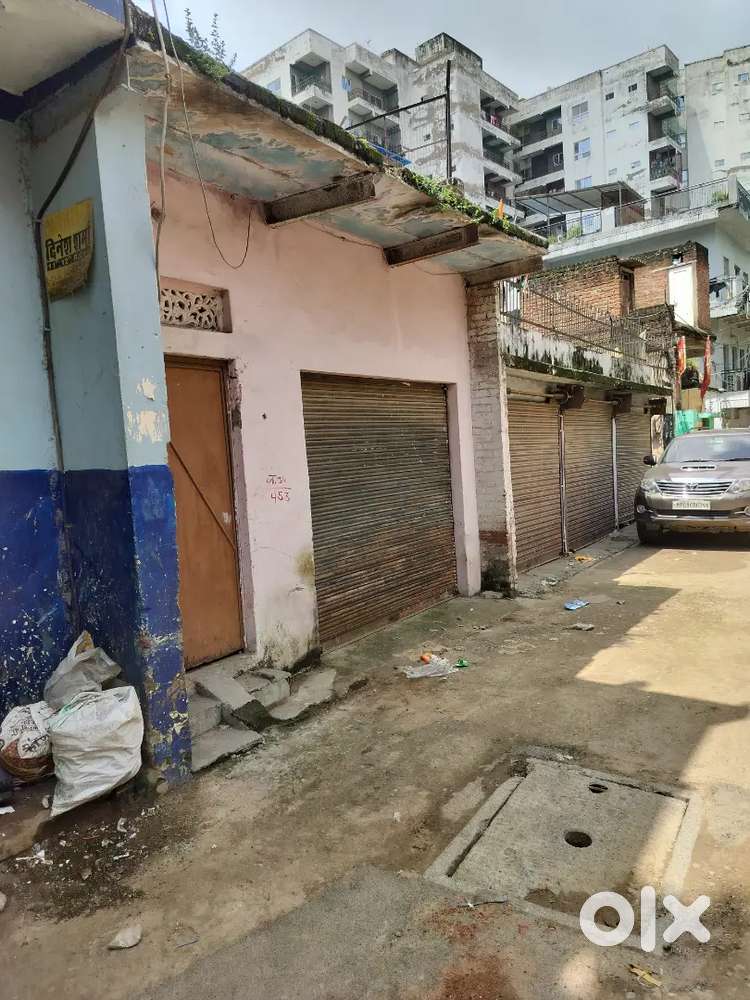1 manjil ka purana makan hai