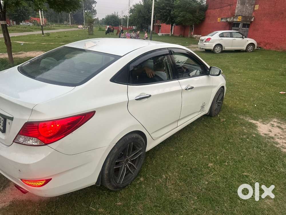 Hyundai Fluidic Verna 2012
