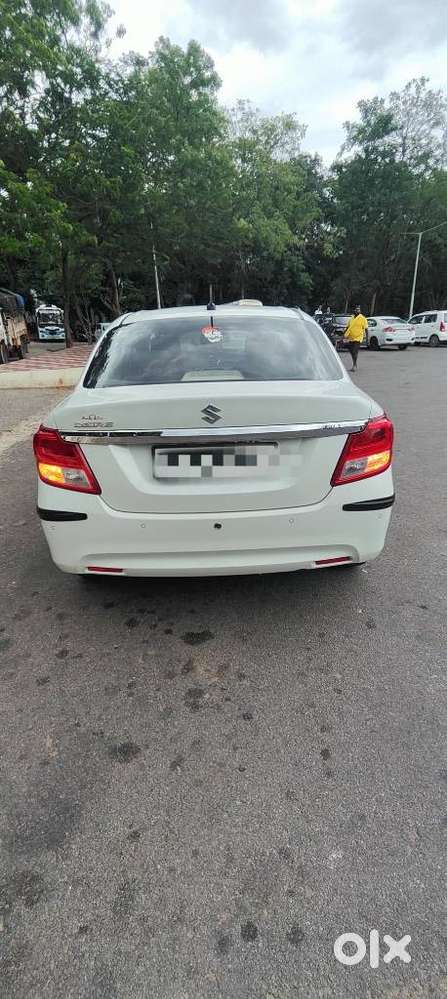 Maruti Suzuki Dzire 1.2 Vxi, 2023, Petrol