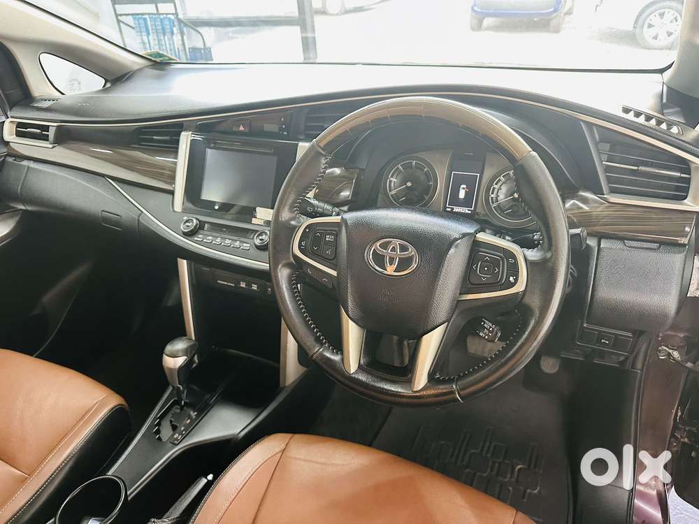 Toyota Innova Crysta 2.8z Automatic, 2016, Diesel