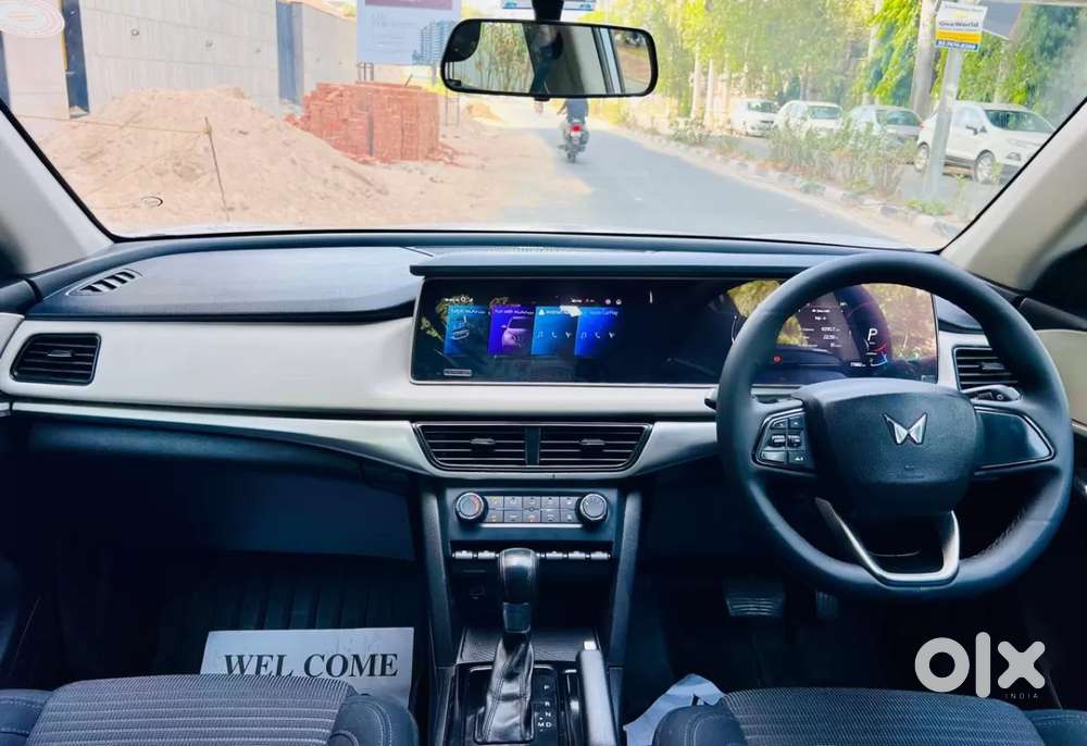 Mahindra Xuv700 2.2 Ax 5 Diesel At 7 Str, 2023, Diesel
