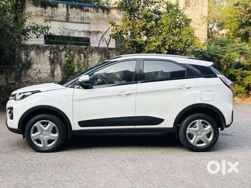 Tata Nexon 1.5 Revotorq Xma Amt (s), 2023, Petrol
