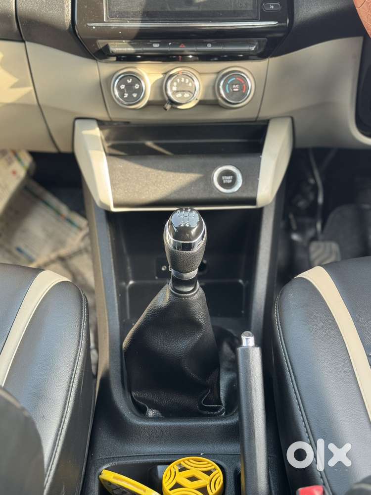 Renault Triber Rxz, 2022, Petrol