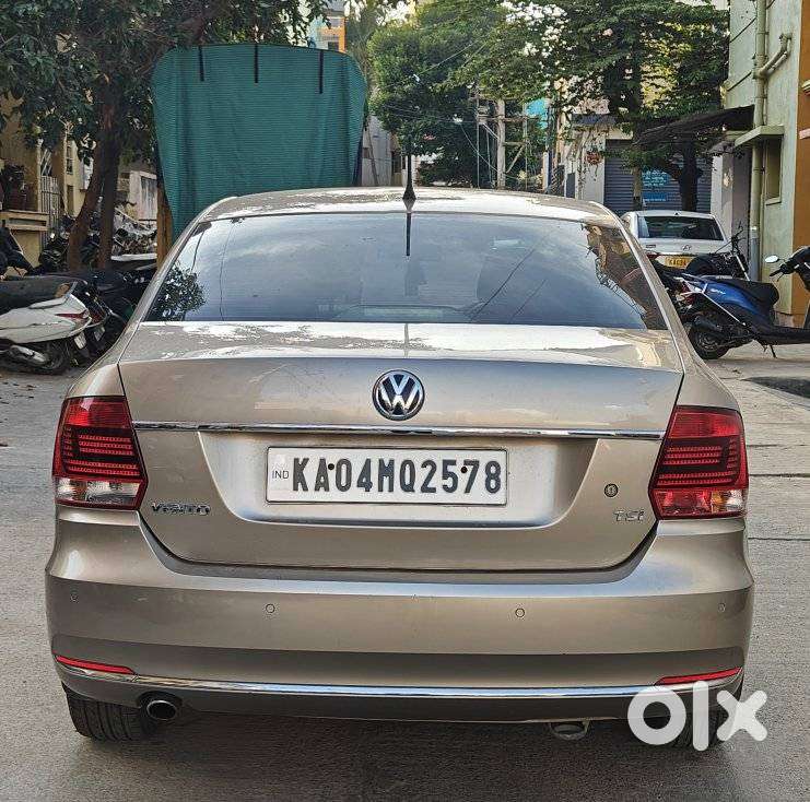 Volkswagen Vento Celeste 1.2 TSI Highline AT, 2015, Petrol