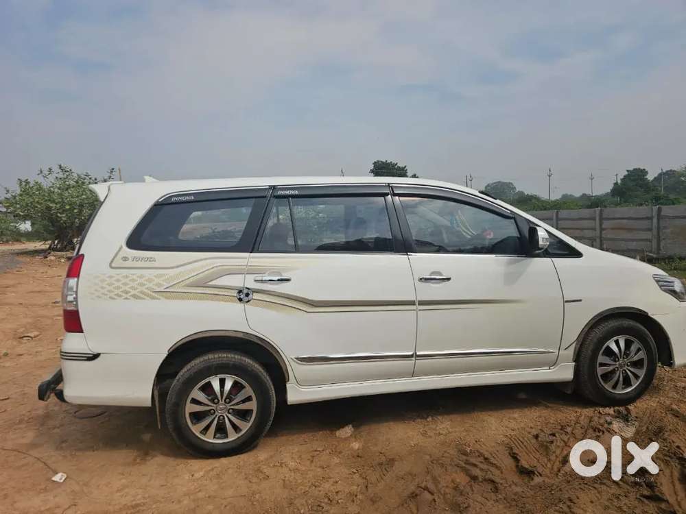 Toyota Innova 2015 Diesel 275000 Km Driven Well Maintained Chilled Ac