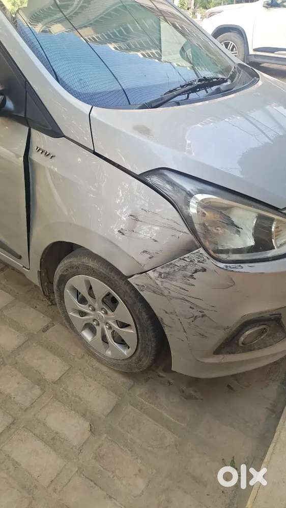 Hyundai Xcent 2015 Petrol 780000 Km Driven