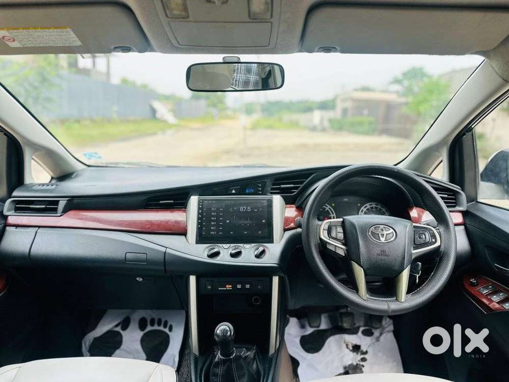 Toyota Innova Crysta 2.4 G Mt, 2017, Diesel