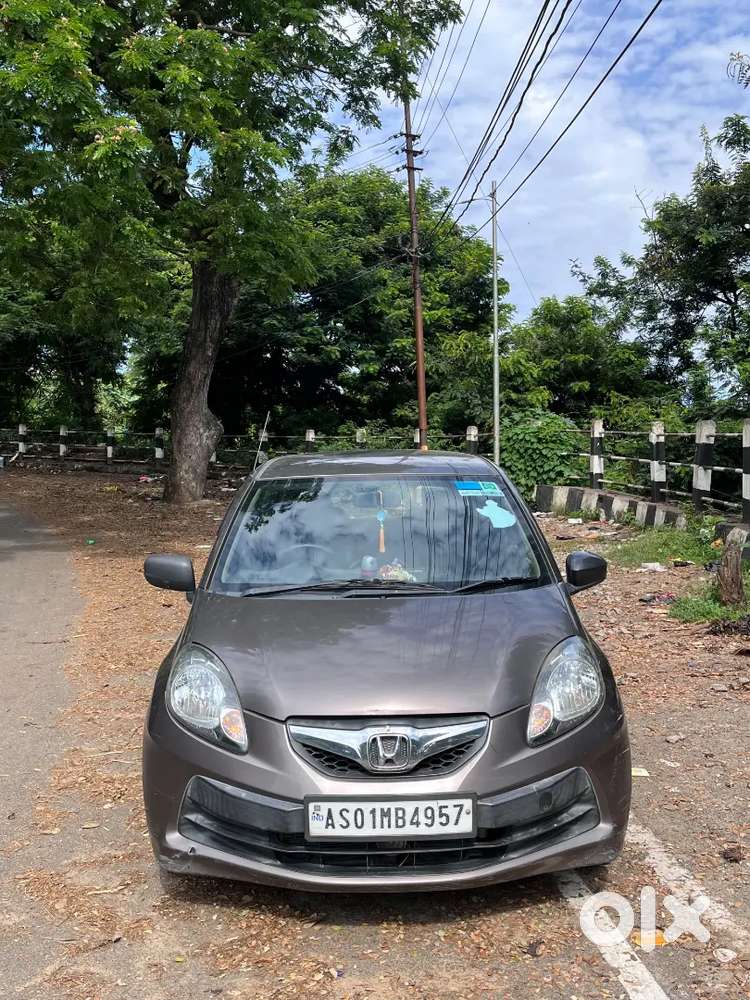 Honda Brio Petrol Mt 2012
