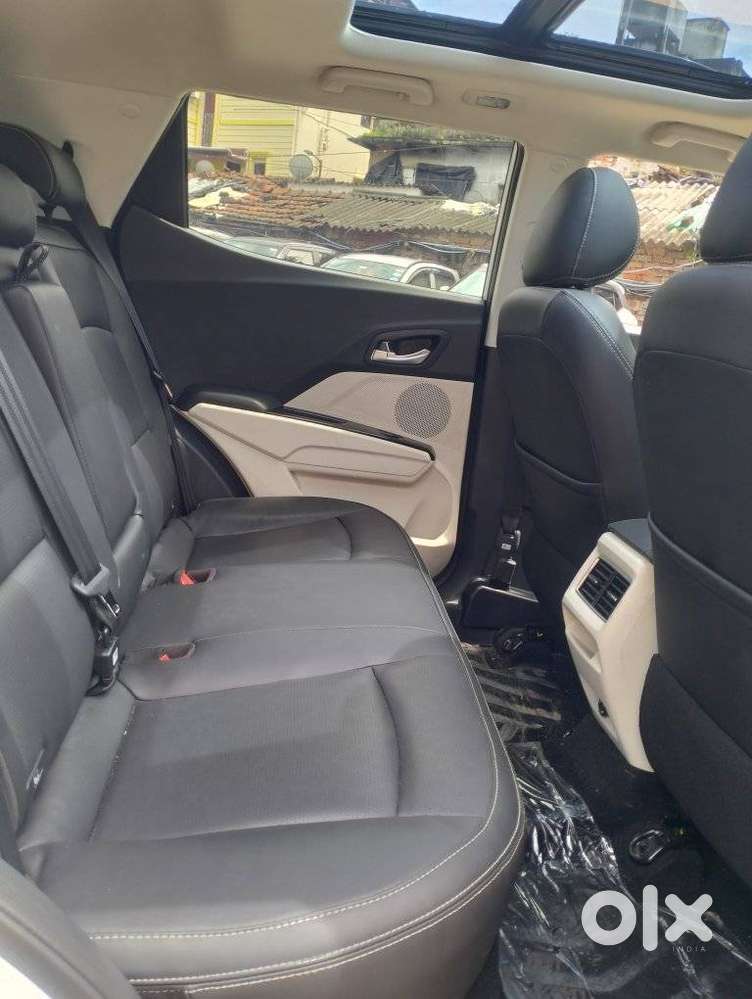 Mahindra Xuv 3xo Ax7l Petrol Mt, 2026, Petrol