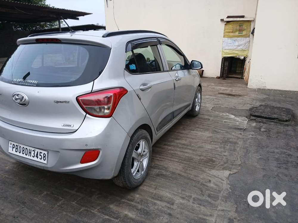 Hyundai Grand I10 2016 Diesel 82000 Km Driven