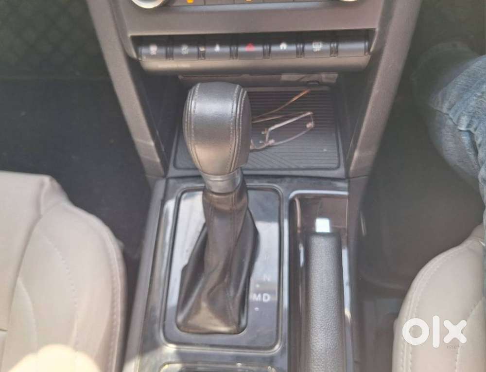 Mahindra Xuv700 2.2 Ax 3 Diesel At 5 Str, 2022, Diesel