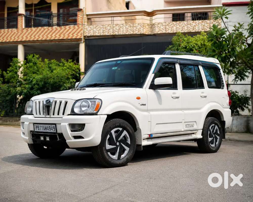 Mahindra Scorpio Classic 2011 Diesel 2nd Owner