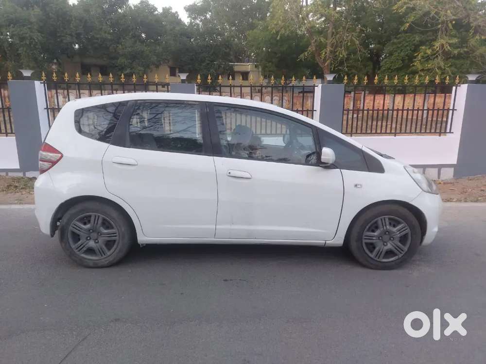 Honda Jazz 2010 Petrol 126000 Km Driven