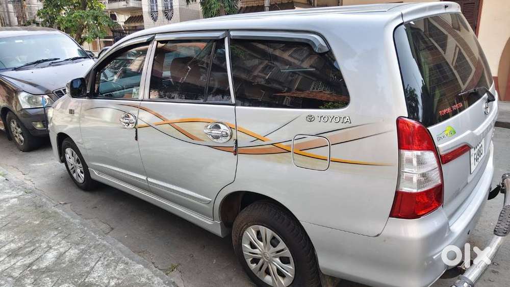 Toyota Innova 2.5 G (diesel) 8 Seater Bs Iv, 2014, Diesel