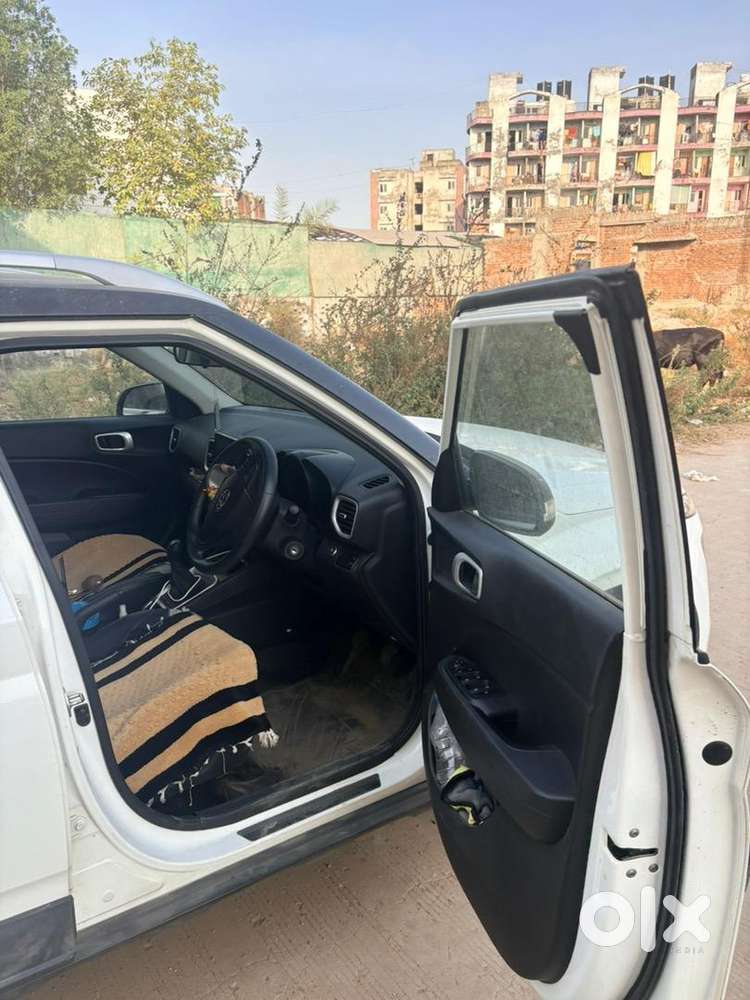 2020 Hyundai Venue 1.2l Cng/petrol Excelent Condition