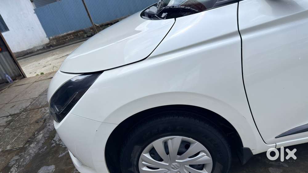 Maruti Suzuki Swift Vxi 2025