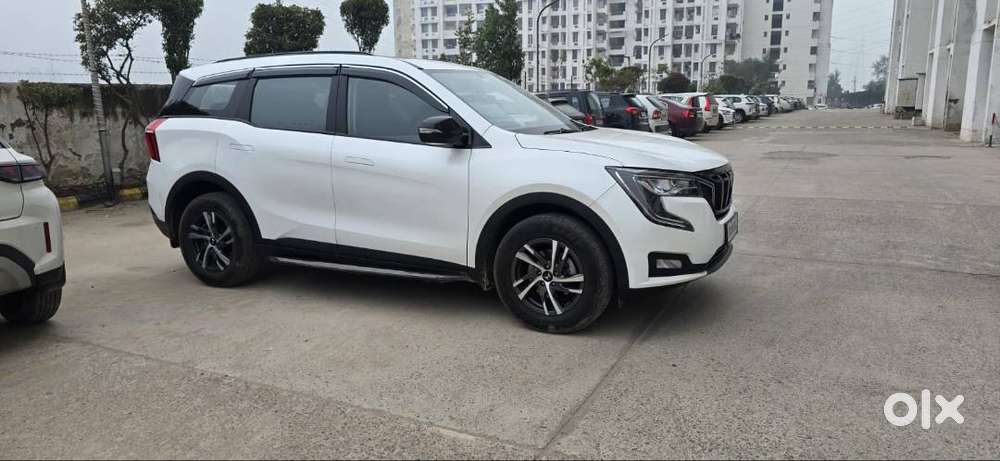 Mahindra Xuv700 2024 Petrol 5500 Km Driven
