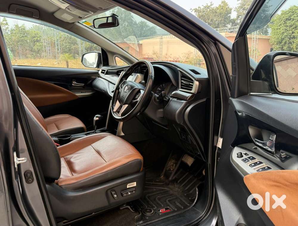 Toyota Innova Crysta 2.8z Automatic, 2016, Diesel