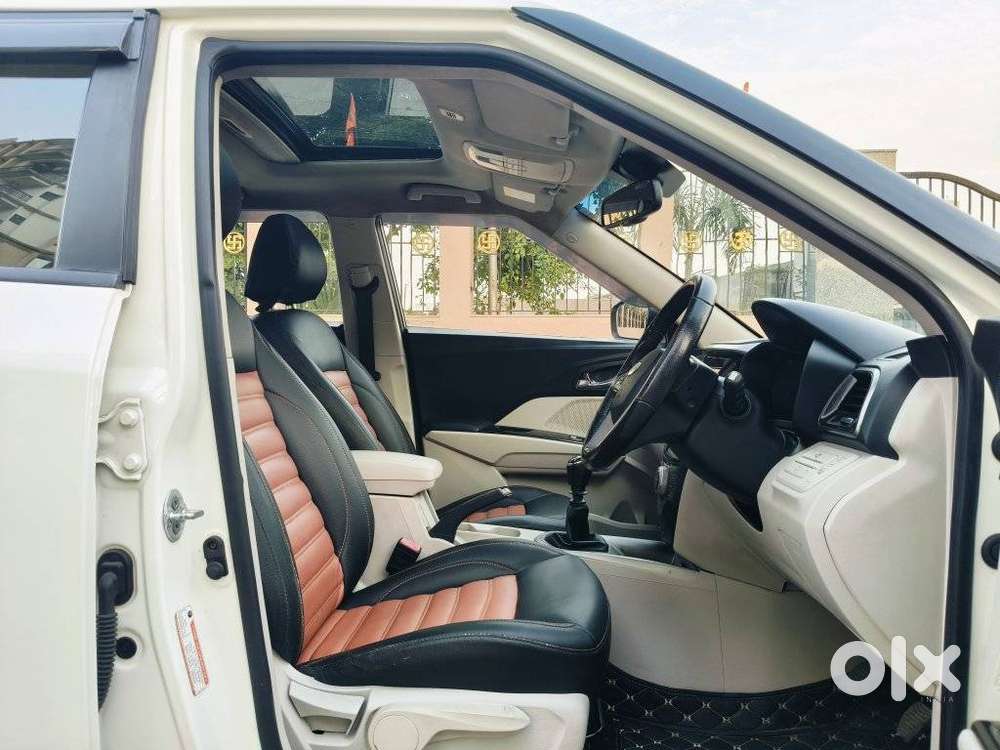 Mahindra Xuv300 W8 Option, 2021, Petrol
