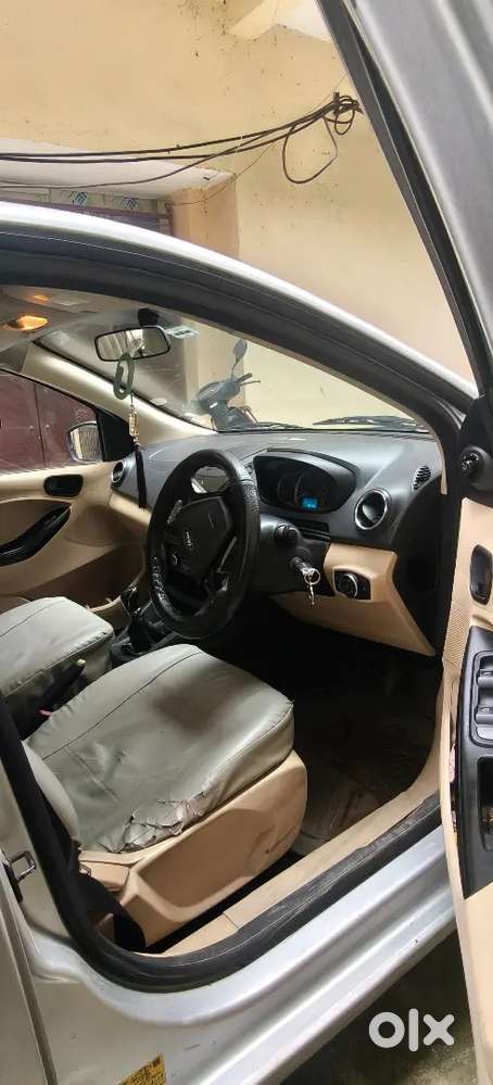 Ford Aspire Titanium Blu 2015