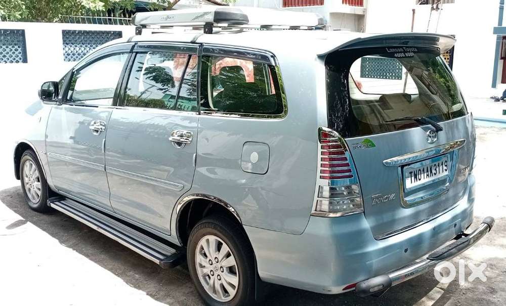 Toyota Innova 2.5v Single Owner December 2009model Fc9-12-29