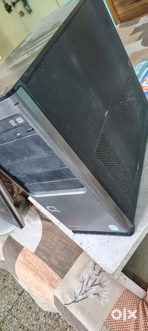 COMPUTER DESKTOP WITH TFT