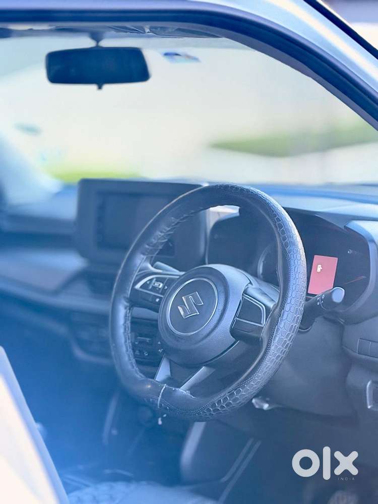 Maruti Suzuki Swift Vxi Optional, 2025, Petrol