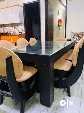 8 seater best sale dining table olx