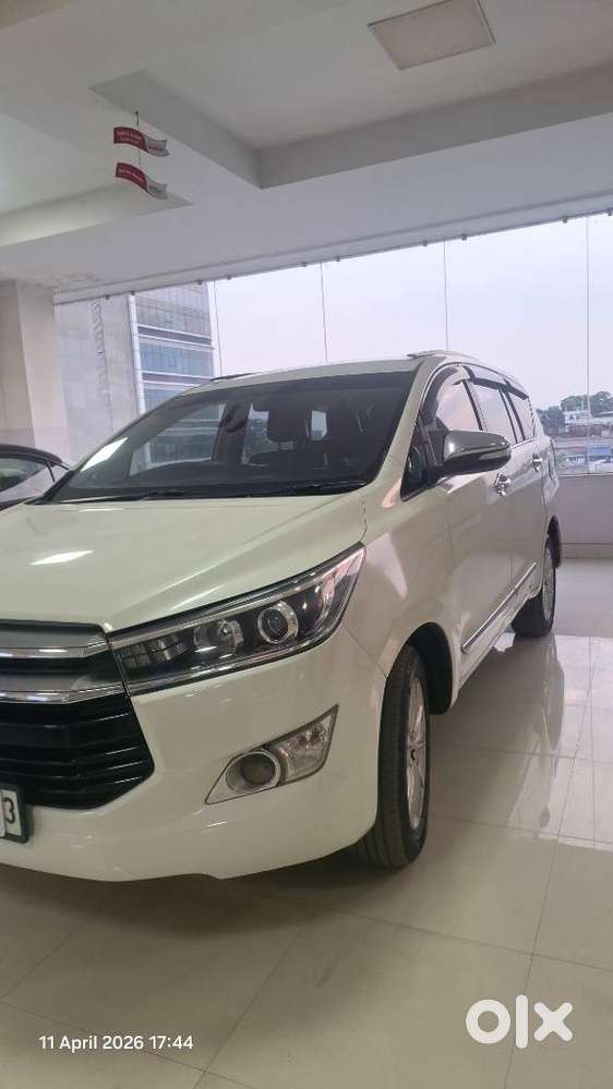 Toyota Innova Crysta 2.8z Automatic, 2016, Diesel