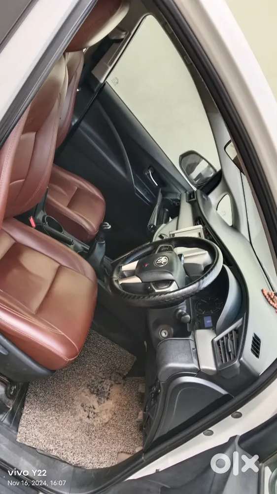 Toyota Innova Crysta 2.4 2019