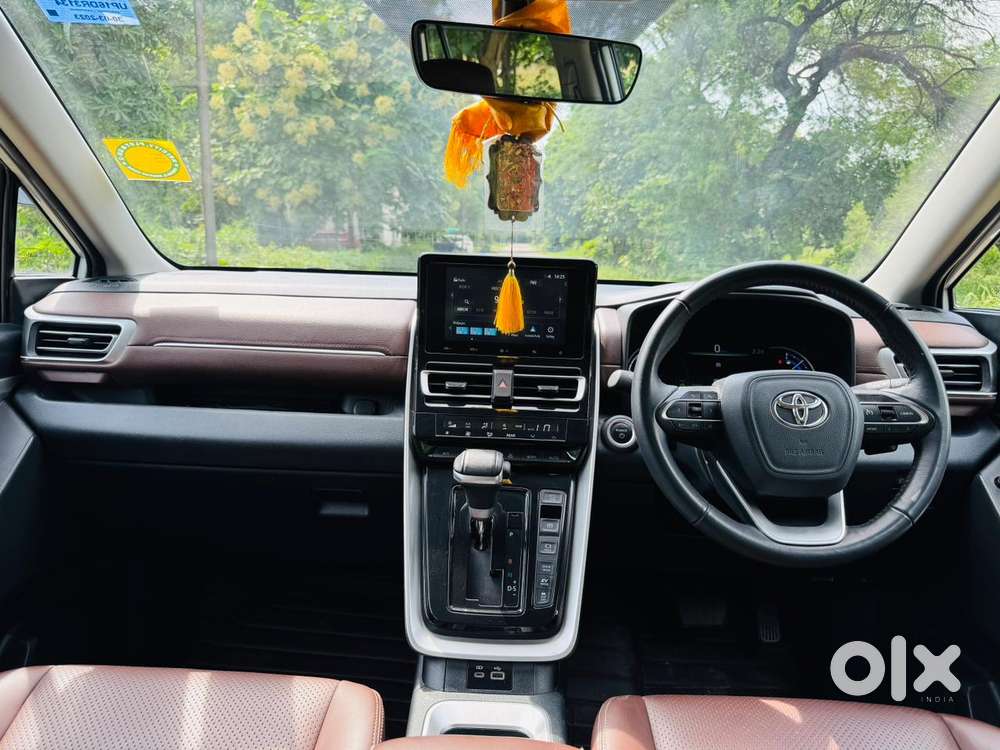 Toyota Innova Hycross 2.0 Vx Hybrid 8 Str, 2023, Petrol