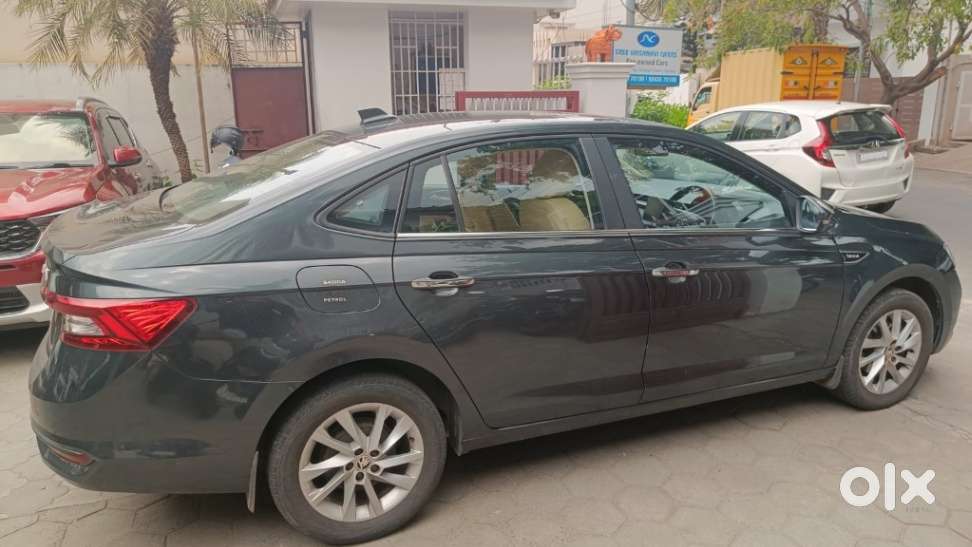 Skoda Slavia Ambition 1.0l Tsi Mt, 2022, Petrol