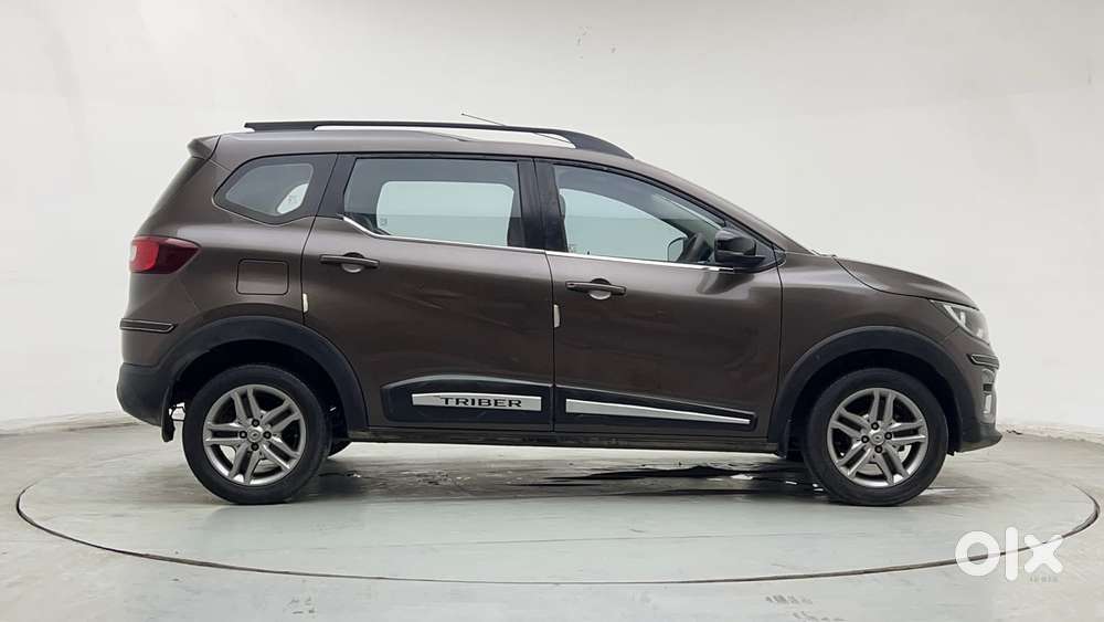 Renault Triber Rxz, 2022, Petrol