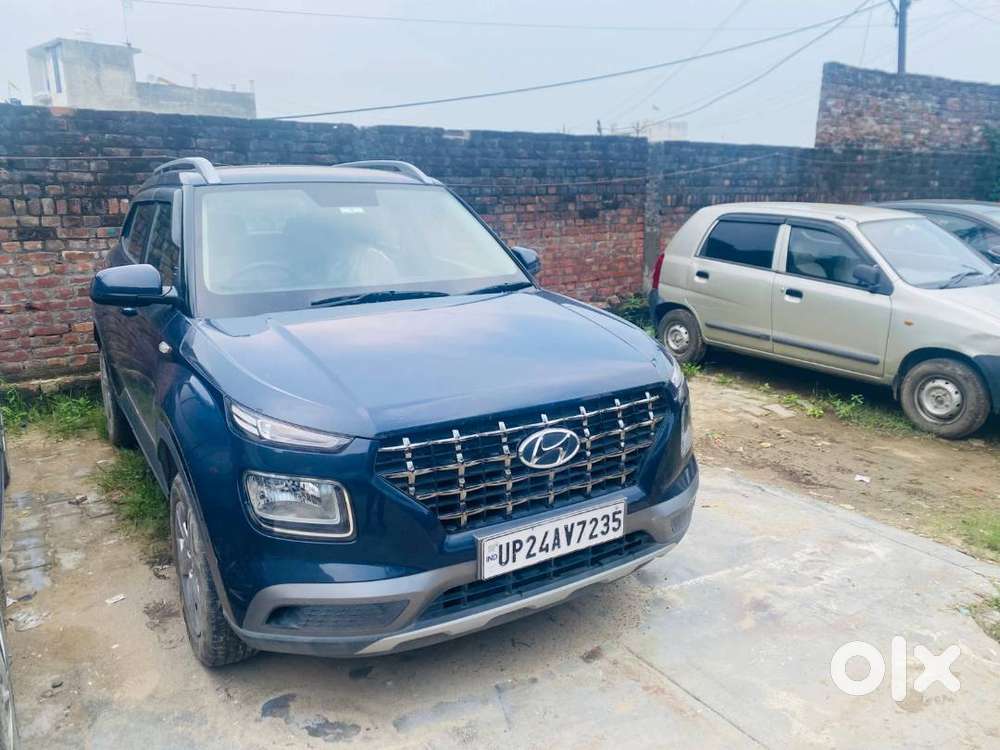 कार: Hyundai Venue मॉडल: 2022 रंग: Denim Blue (blue) रजिस्ट्रेशन: Up24