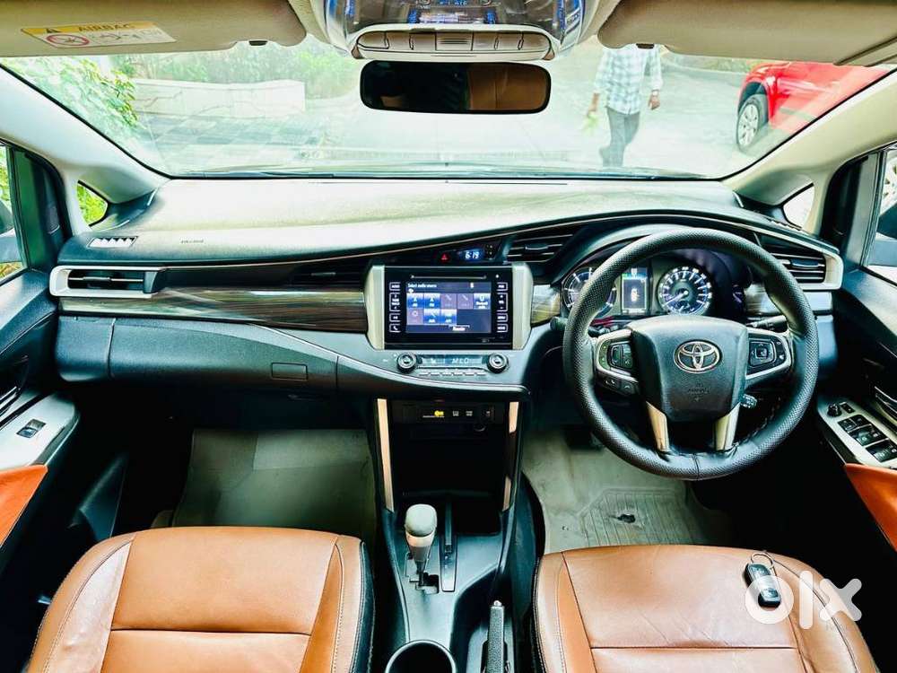 Toyota Innova Crysta 2.8z Automatic, 2018
