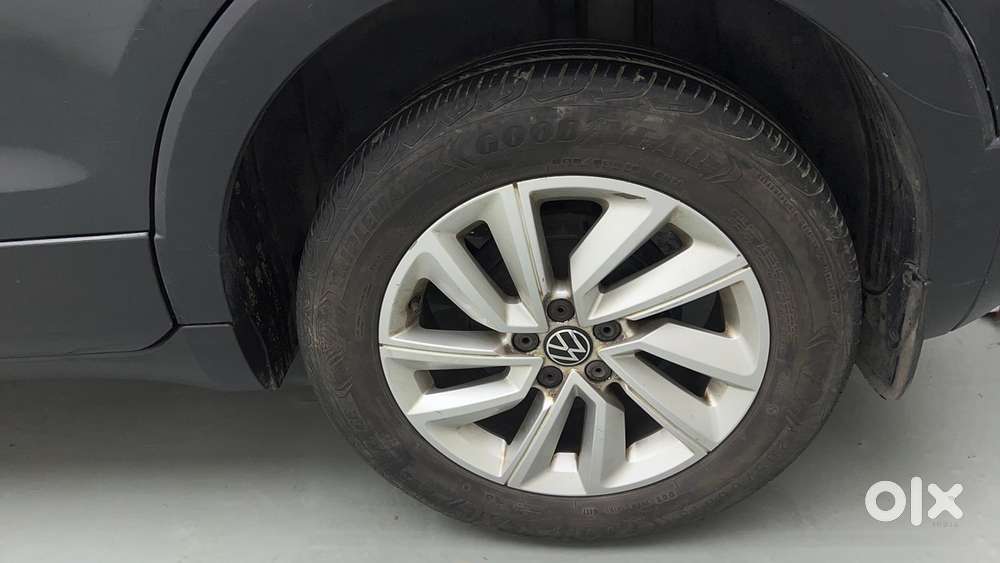Volkswagen Taigun 1.0 Tsi Highline At, 2022, Petrol